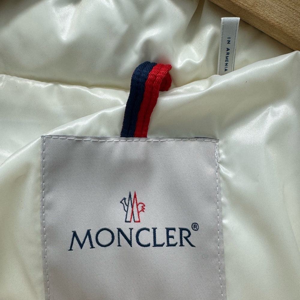 Moncler CELAC Giubbotto Jacket - Picture 12 of 12